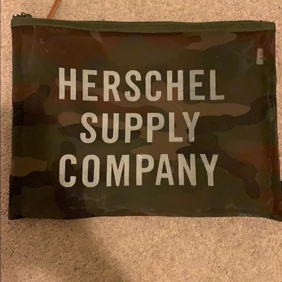 ⭐️3/25$ Hershel pouch